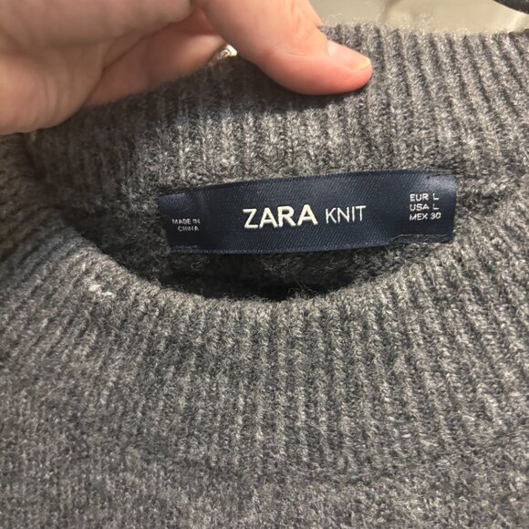 NEVER WORN - High-Low Sweater - Picture 5 of 5